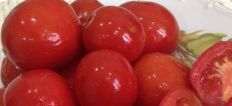 Малосольні помідори з часником/