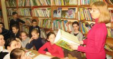 ​У Житомирській обласній бібліотеці для дітей відзначили Міжнародний день рідної мови. ФОТО/