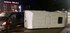 ​У Житомирі під час зіткнення двох мікроавтобусів один із них перекинувся. ФОТО /