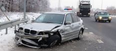 ​На Житомирщині автомобіль BMW врізався у колесовідбійник/