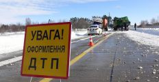 ​Поліцейські з’ясовують обставини ДТП з двома вантажівками у Житомирському районі/
