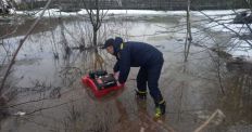 ​В Житомирской области спасатели откачали воду из частного домохозяйства/