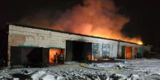 ​В Овруче ликвидировали пожар в здании гаражей одного из предприятий/
