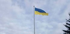 ​У Житомирі на майдані Соборному оновили великий прапор та замінили електродвигун/
