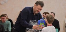 ​У День святого Миколая Віталій Бунечко привітав дітей із центру «Сонячний дім»/