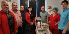 ​Руководители Бердичевского района представили районной больнице современный аппарат УЗИ/