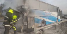 ​На Житомирщині під час руху загорівся рейсовий автобус з пасажирами. ФОТО/