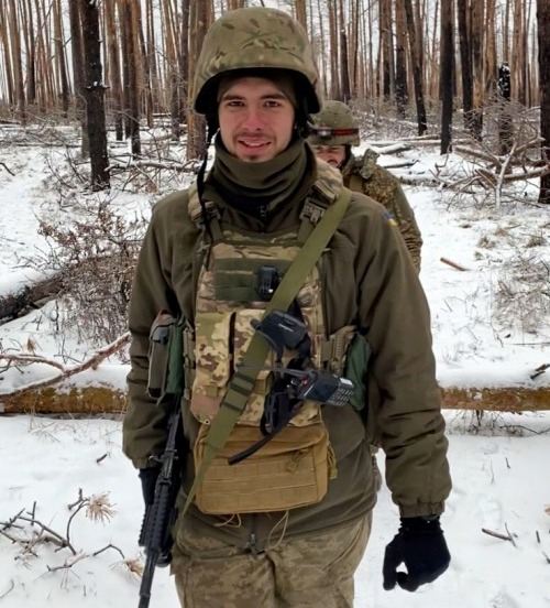 ​Пройшов найзапекліші бої, вижив у Серебрянському лісі та нині допомагає ветеранам-побратимам: помічник начальника ГУНП Житомирщини Кирило Гиндич