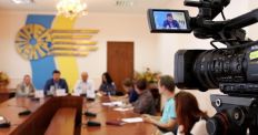 ​У Житомирі обговорили ситуацію із реорганізацією школи у Романівському районі/