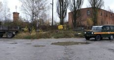 ​На Житомирщині рятувальники звільнили дорогу та вузол обліку газу від аварійних дерев. ФОТО/