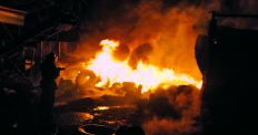 ​На Київщині озброєні житомиряни підпалили «Лексус»/