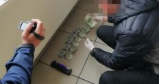 ​В торговом центре Житомира задержали чиновника-взяточника. ФОТО/