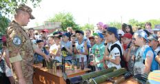 ​В День защиты детей правоохранители устроили праздник для маленьких житомирян/