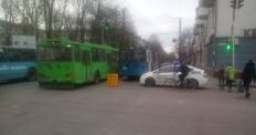 ​У Житомирі тролейбус наїхав на жінку/