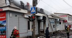 ​Масштабна пожежа в центрі Житомира - горіли 3 магазини. ФОТО /