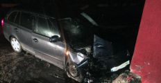​На Житомирщині 17-річна водійка врізалася у зупинку - травмовано трьох людей/