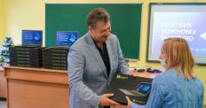 ​Виталий Бунечко: Убежден, что новые ноутбуки помогут учителям Житомирщины осуществлять обучение на более качественном уровне/