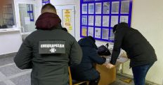 ​На Житомирщині СБУ викрила посадовицю податкової міліції на привласненні понад 450 тисяч гривень речових доказів/