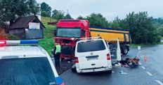 ​На Ивано-Франковщине микроавтобус с 8 жителями Житомирской области врезался в грузовик. ФОТО/