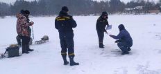 ​Житомирські рятувальники пропагують безпечну поведінку на замерзлих водоймах/