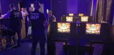 ​На Житомирщині поліцейські повідомили про підозру у веденні азартних ігор 9 членам організованої злочинної групи/