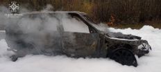 ​На Житомирщині упродовж доби вогнеборці ліквідували загоряння трьох автомобілів. ФОТО/