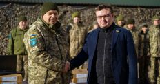 ​Нардепи від партії «Слуга Народу» передали оргтехніку підрозділам територіальної оборони Житомирщини