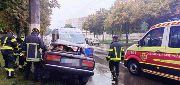 ​У Житомирі на вулиці Вітрука сталася ДТП з потерпілими. ФОТО