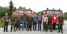 ​Эстонские пожарные передали житомирским лесоводам пожарные машины/