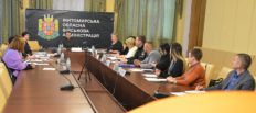 ​Віктор Градівський провів засідання обласної коордради з питань сімейної, гендерної політики, протидії торгівлі людьми та домашньому насильству/