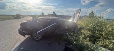 ​В Житомирской области водитель «Volkswagen» не справился с управлением и столкнулся с отбойником/