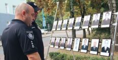 ​Поліцейські Житомирщини вшанували пам’ять загиблих захисників України