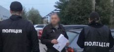 ​Обіцяли ввезти авто з-за кордону та «відмазати» від армії: у Житомирі поліція викрила у шахрайствах організовану групу /