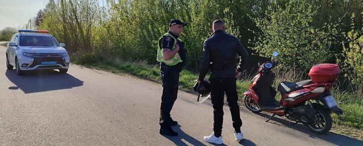 ​На Бердичівщині поліцейські проводять превентивні заходи з водіями мототранспорту