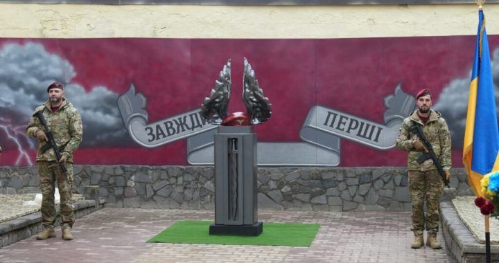 ​На Житомирщині відкрили пам’ятник загиблим воїнам-десантникам